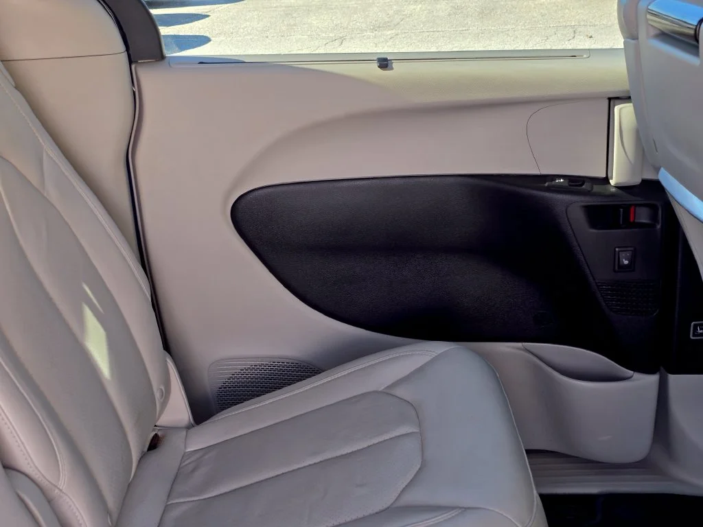 Used 2018 Blue Chrysler Touring L Plus image 47