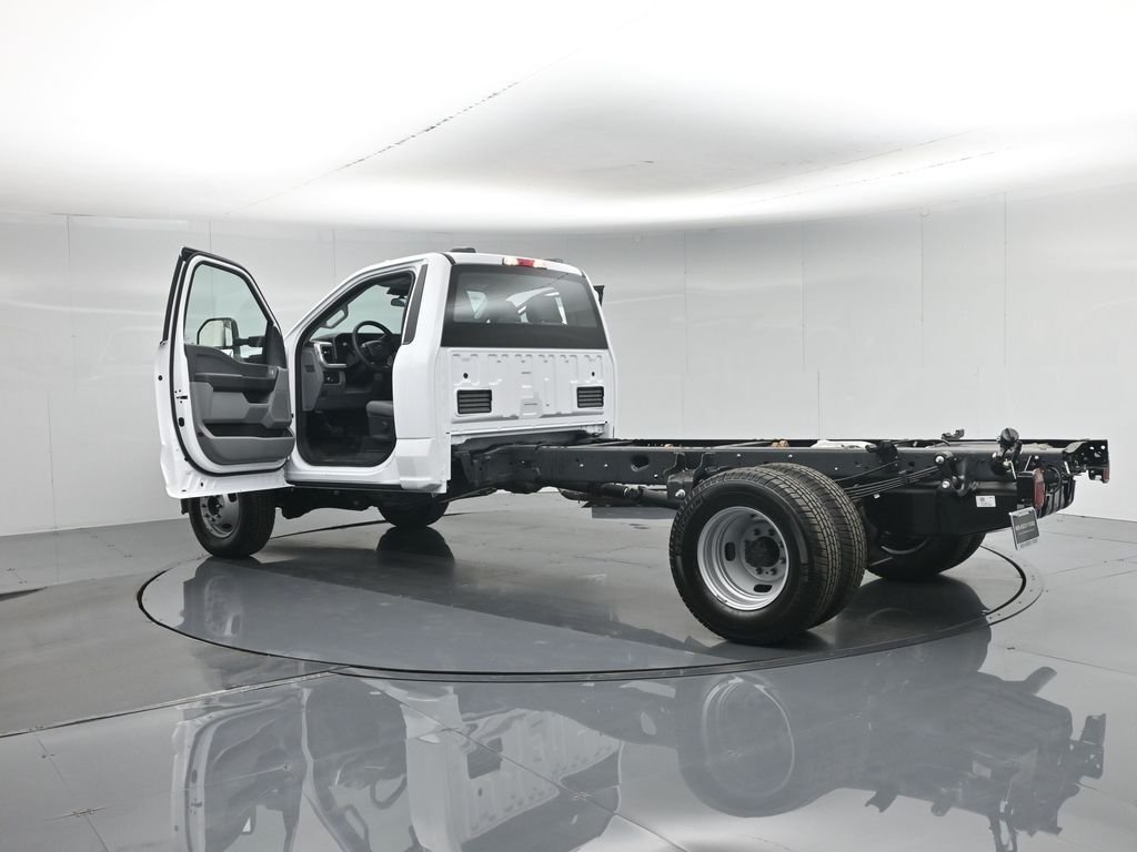 New 2026 Oxford White Ford XL image 28