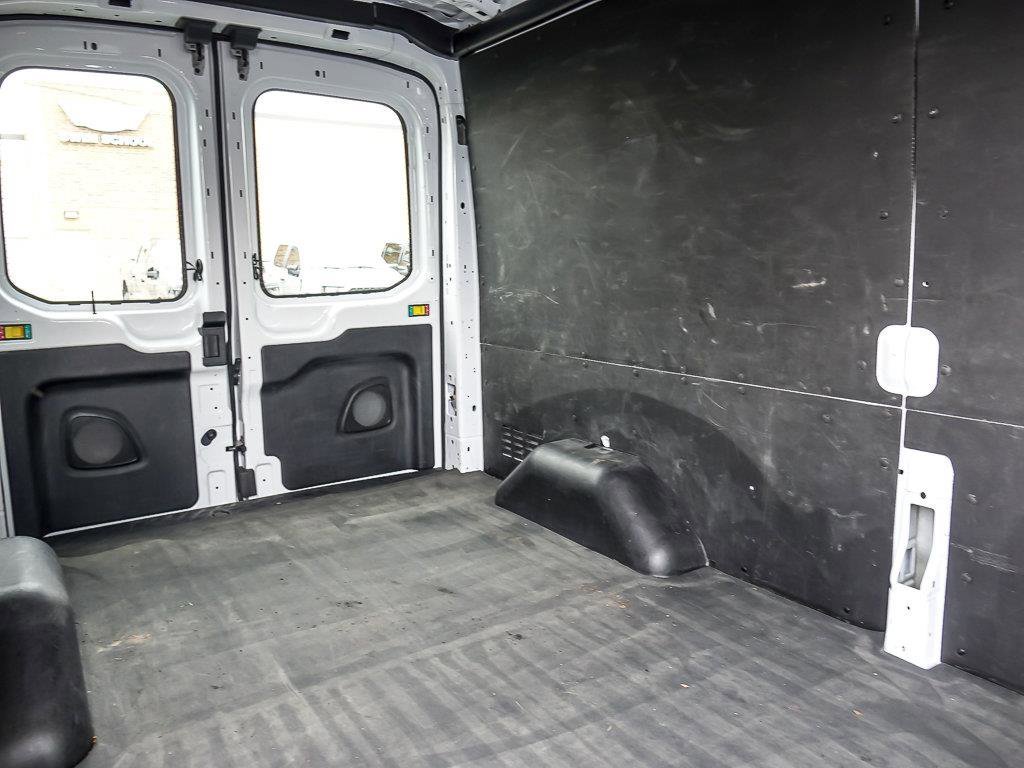 Used 2024 Oxford White Ford Base image 29
