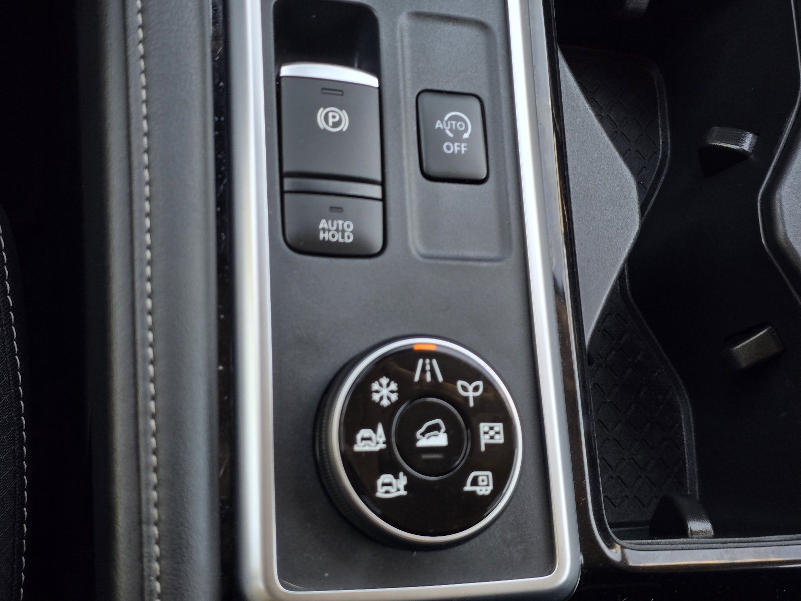 2024 Nissan Pathfinder SL - Photo 21
