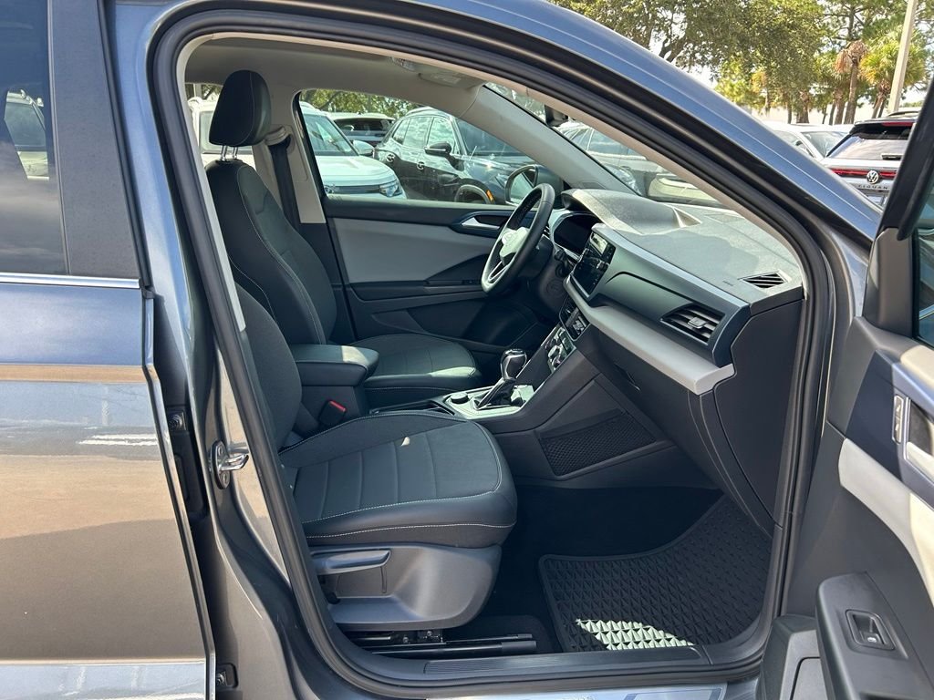Certified Used 2022 Gray Volkswagen 1.5T SE image 39