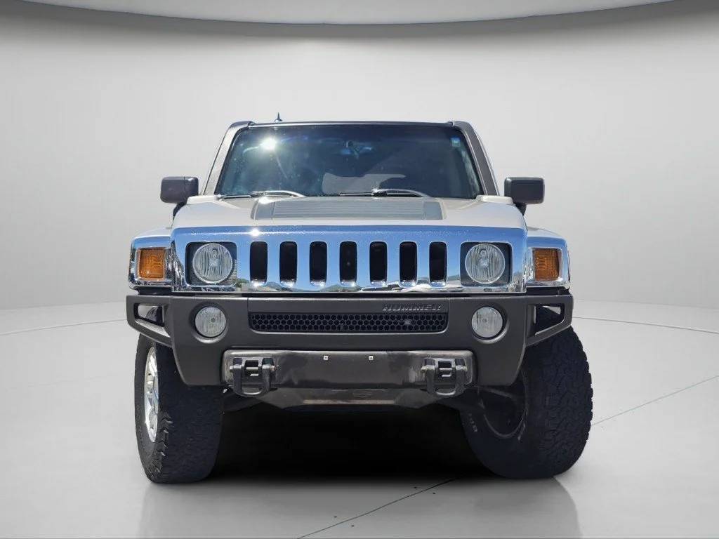 Used 2007 Boulder Gray Metallic Hummer Base image 3