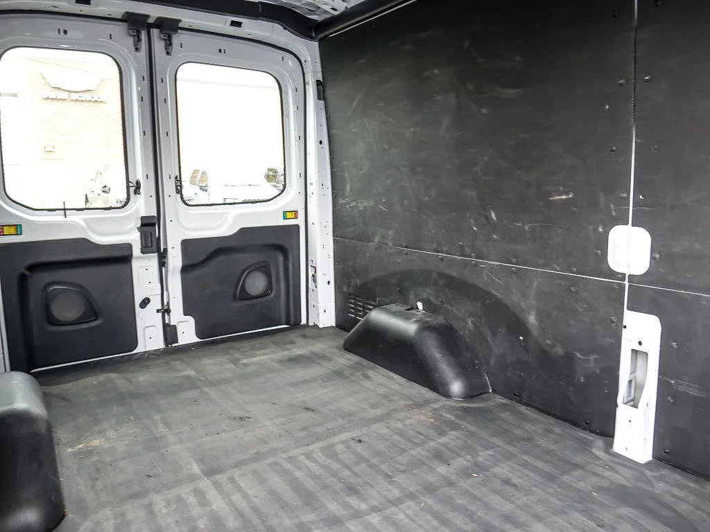 Used 2024 Oxford White Ford Base image 28