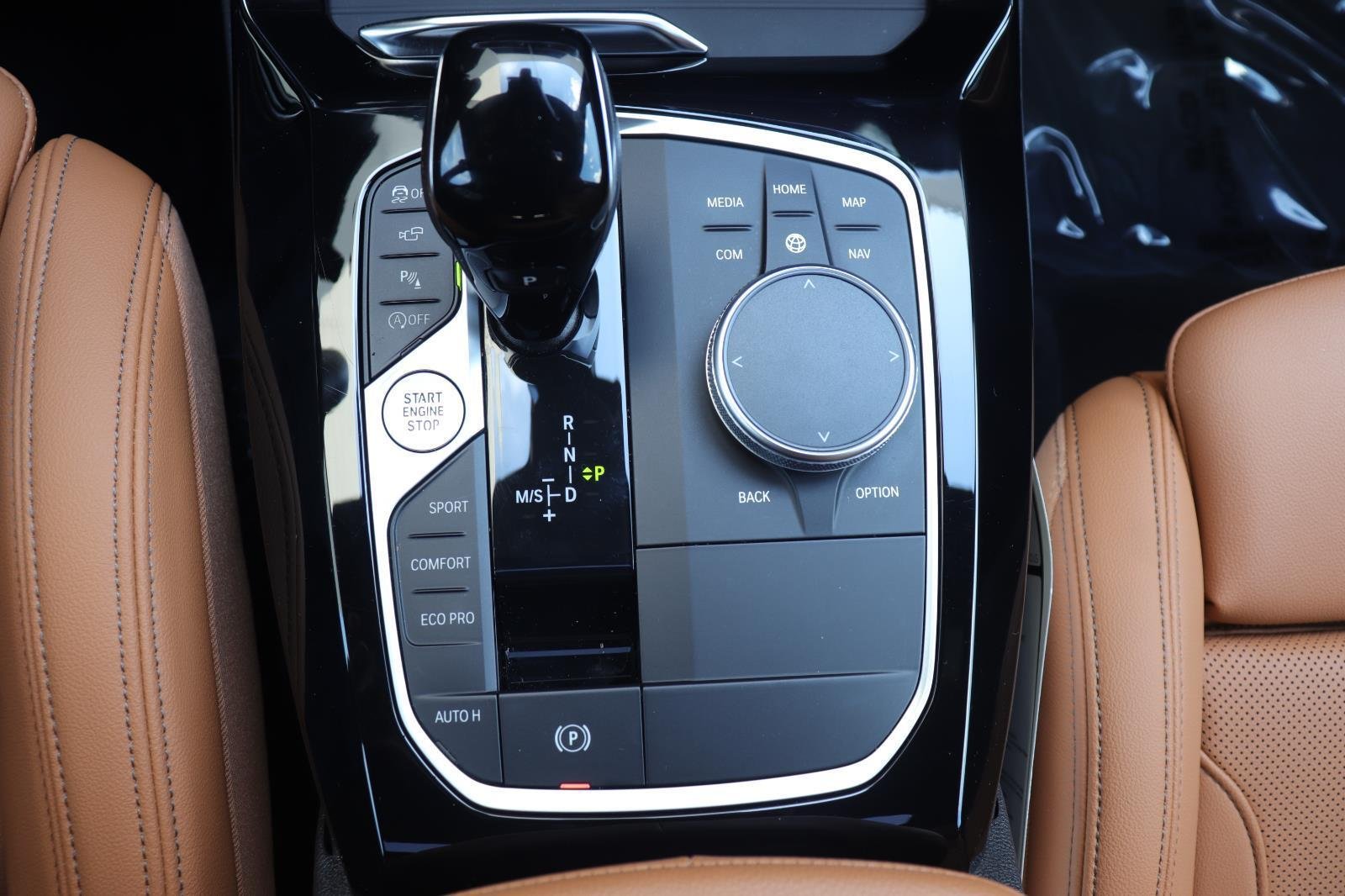 Used 2023 Mineral White Metallic BMW sDrive30i image 35