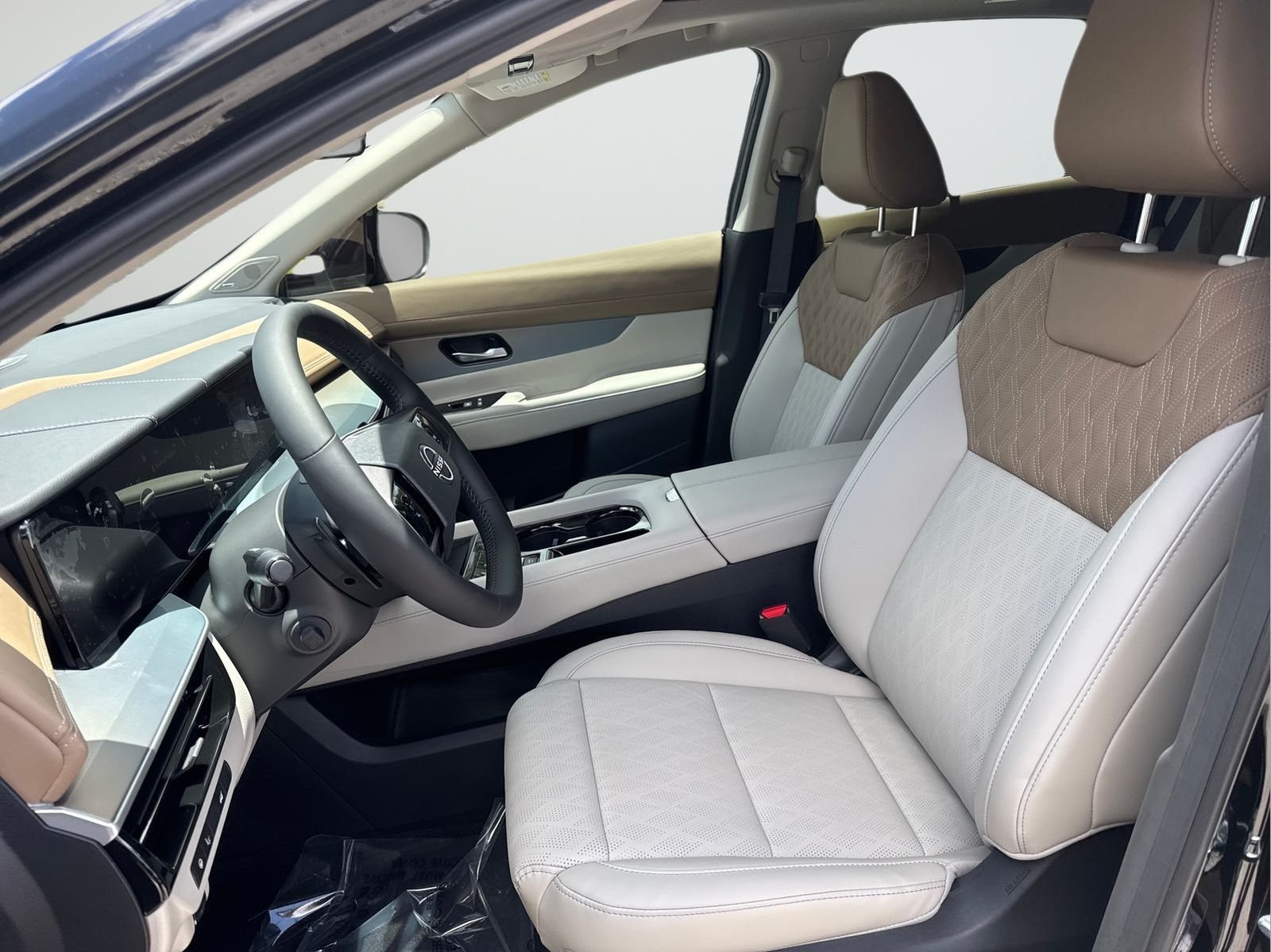 New 2026 Black Nissan Platinum image 35