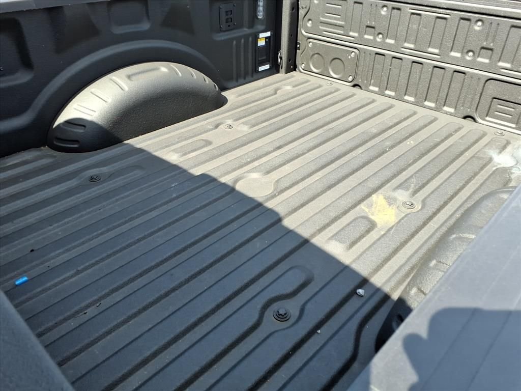 Used 2025 Gray Ford Lariat image 17