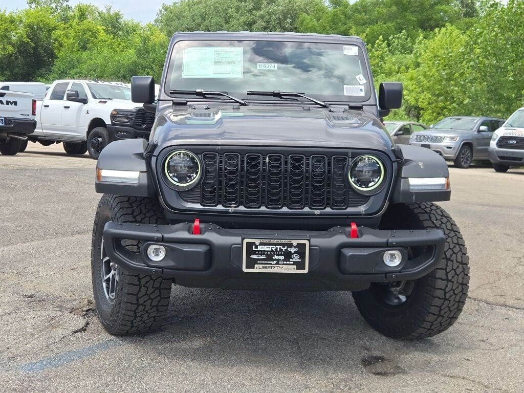New 2026 Granite Crystal Metallic Clear-Coat Exterior Paint Jeep Rubicon image 4