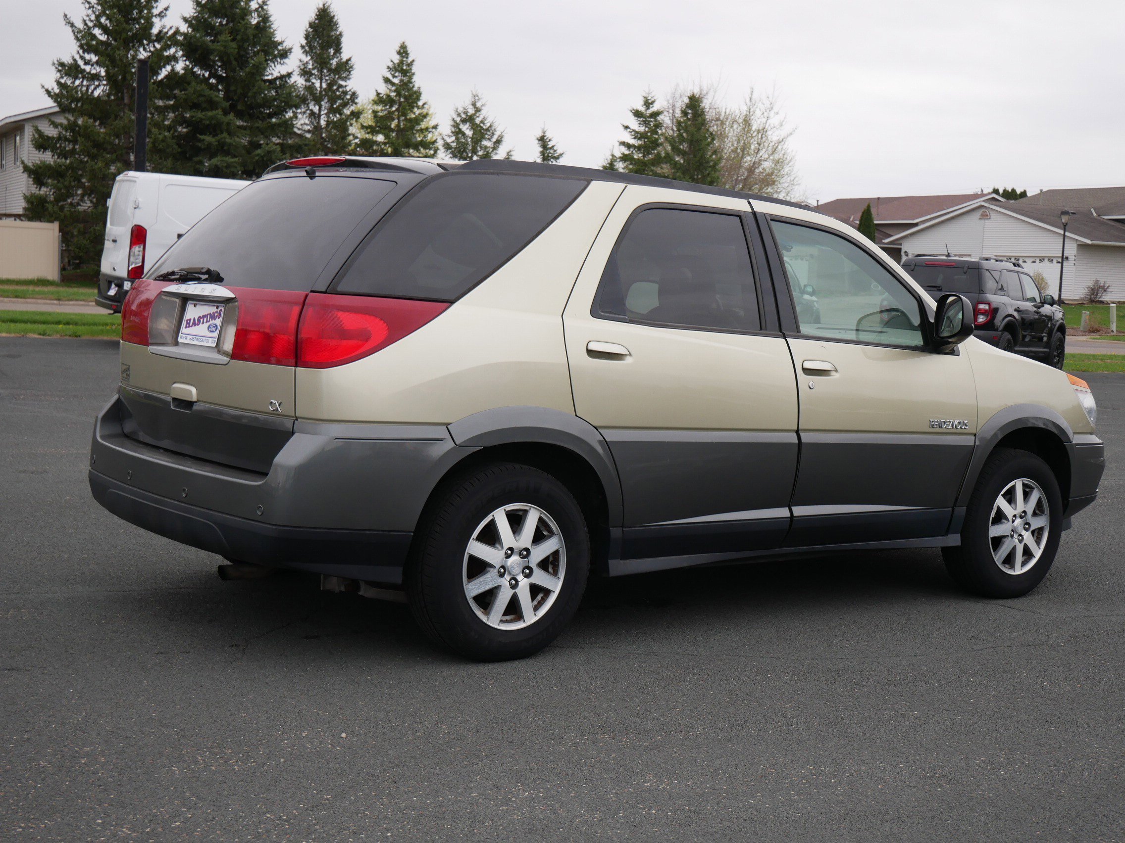 Used 2003 Silverleaf Metallic Buick CX image 5