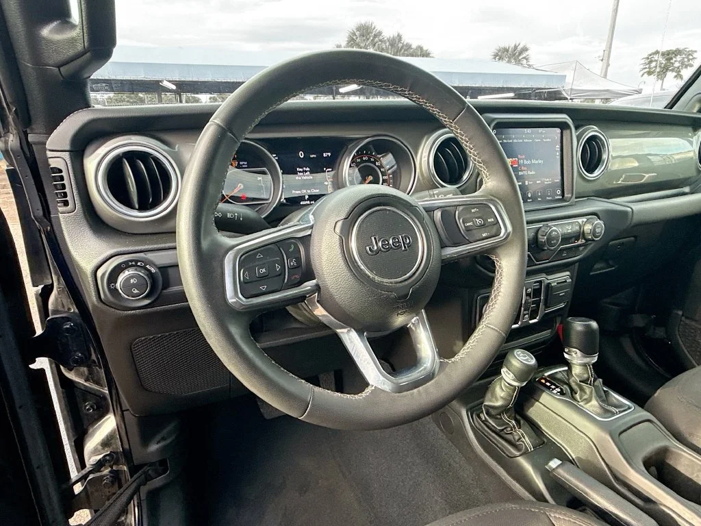 Used 2023 Black Jeep Overland image 12