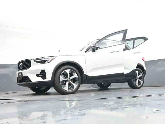 Used 2023 Crystal White Metallic Volvo Ultimate image 42