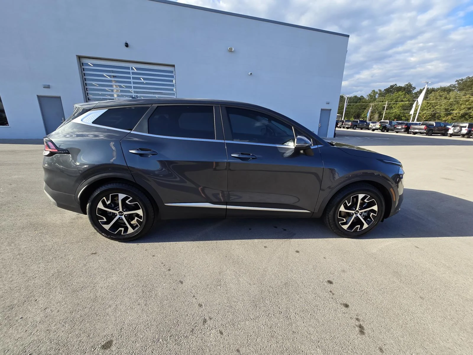 Used 2024 Gravity Gray Kia EX image 8
