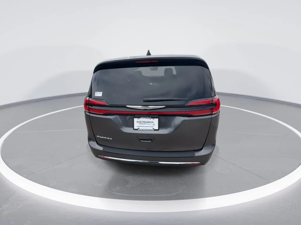 Used 2023 Gray Chrysler Touring L image 7