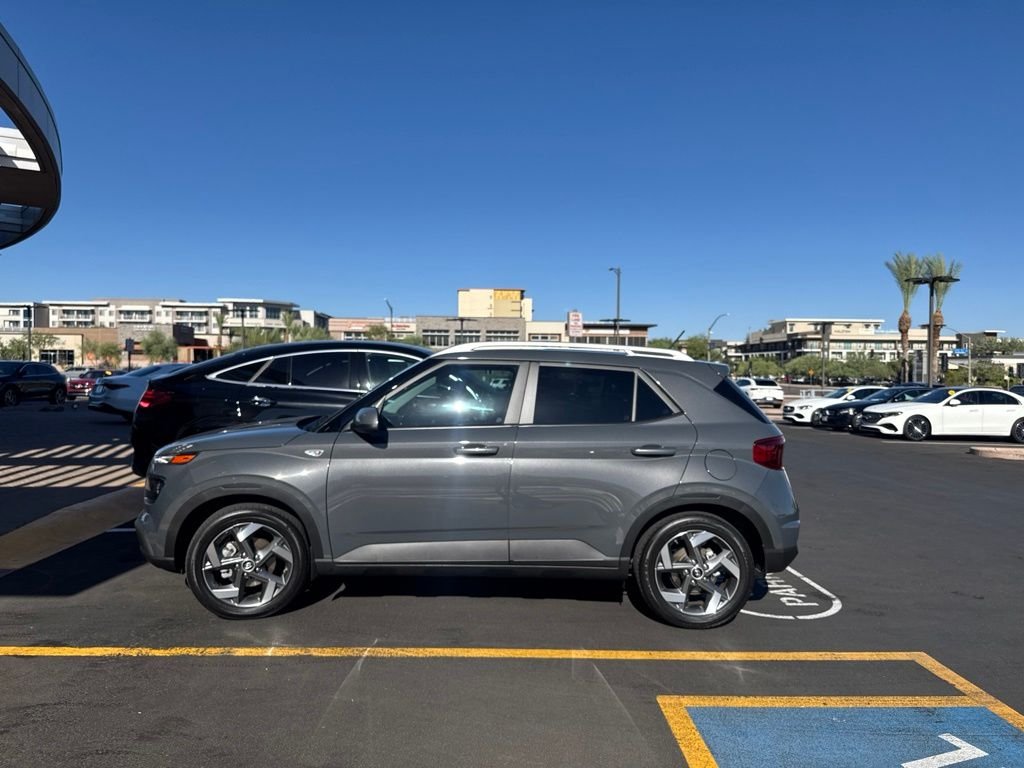 Used 2025 Gray Hyundai SEL image 6