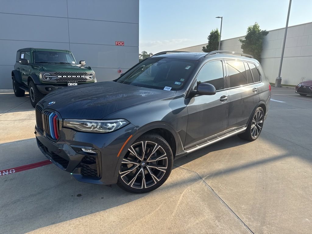 2021 BMW X7 xDrive40i's photo