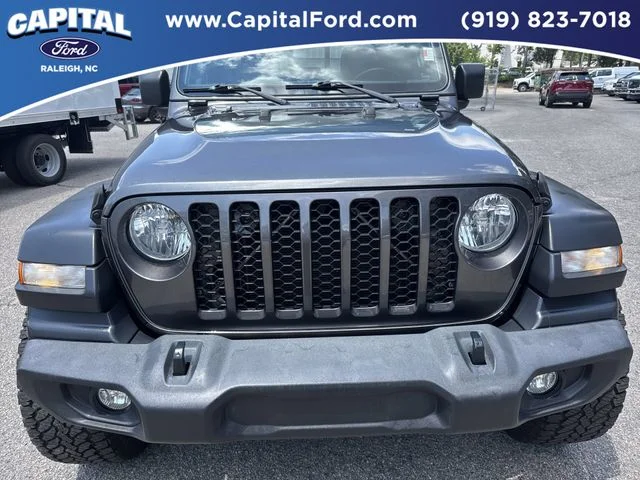 Used 2020 Gray Jeep Sport image 10