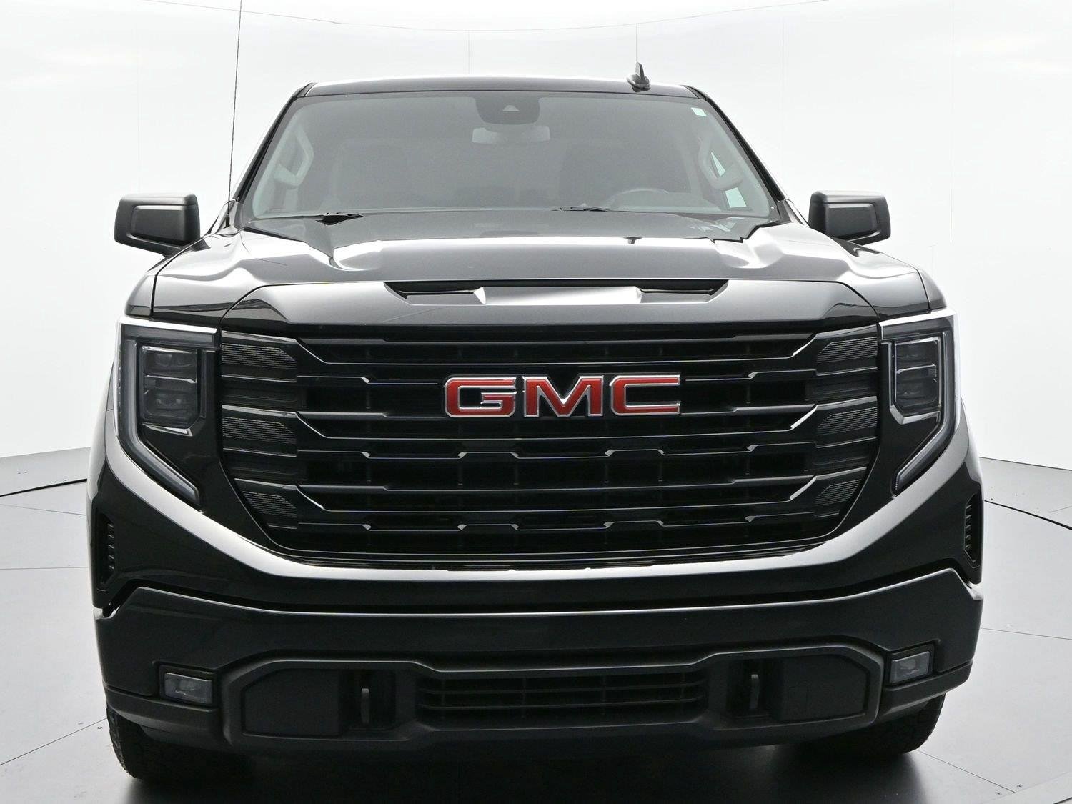 Used 2025 Onyx Black GMC Elevation image 6