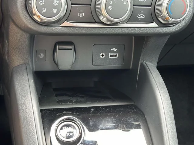 2025 Nissan Versa Sedan SV - Photo 22