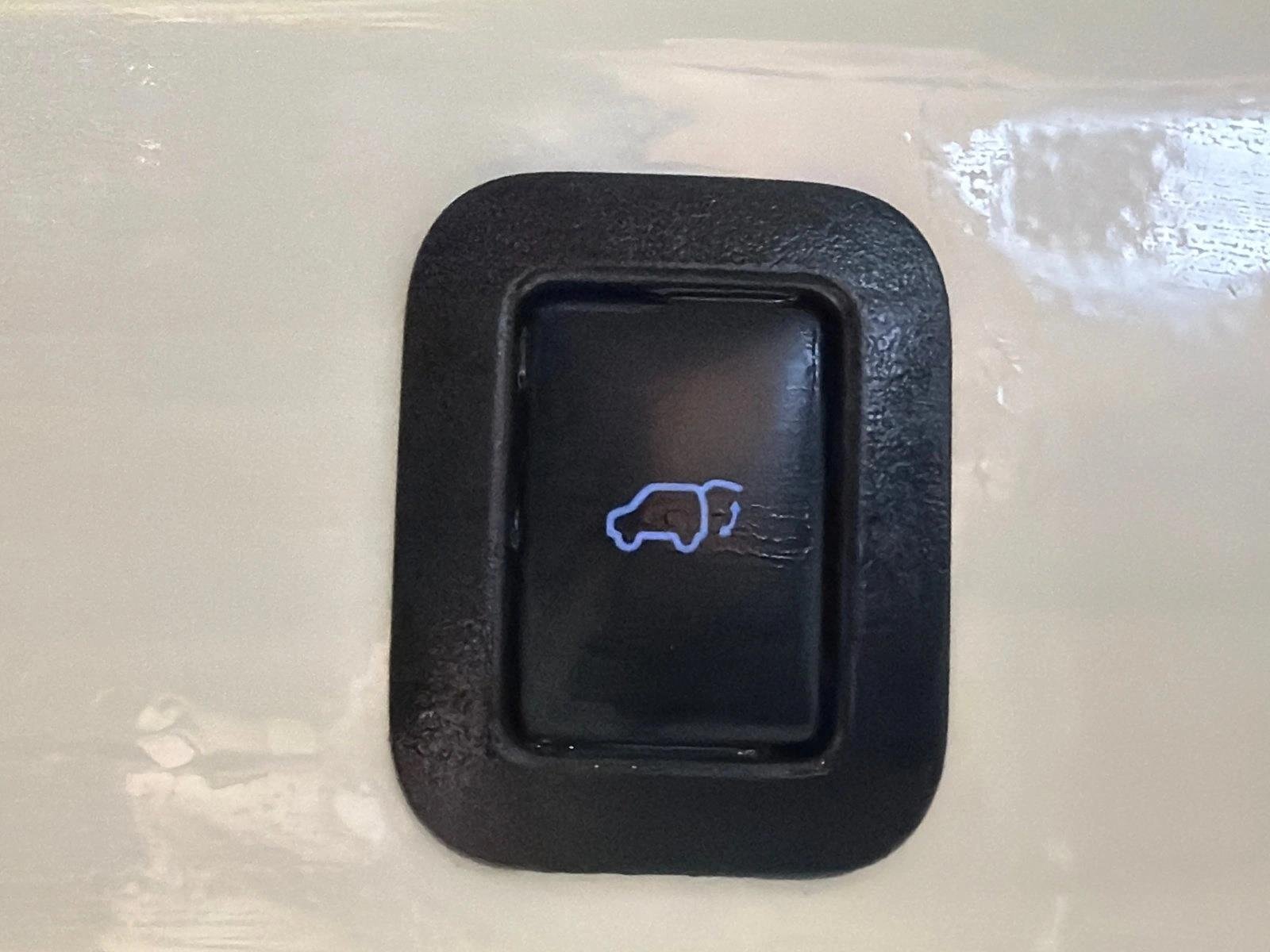 Used 2019 Blizzard Pearl Toyota Limited Platinum image 21