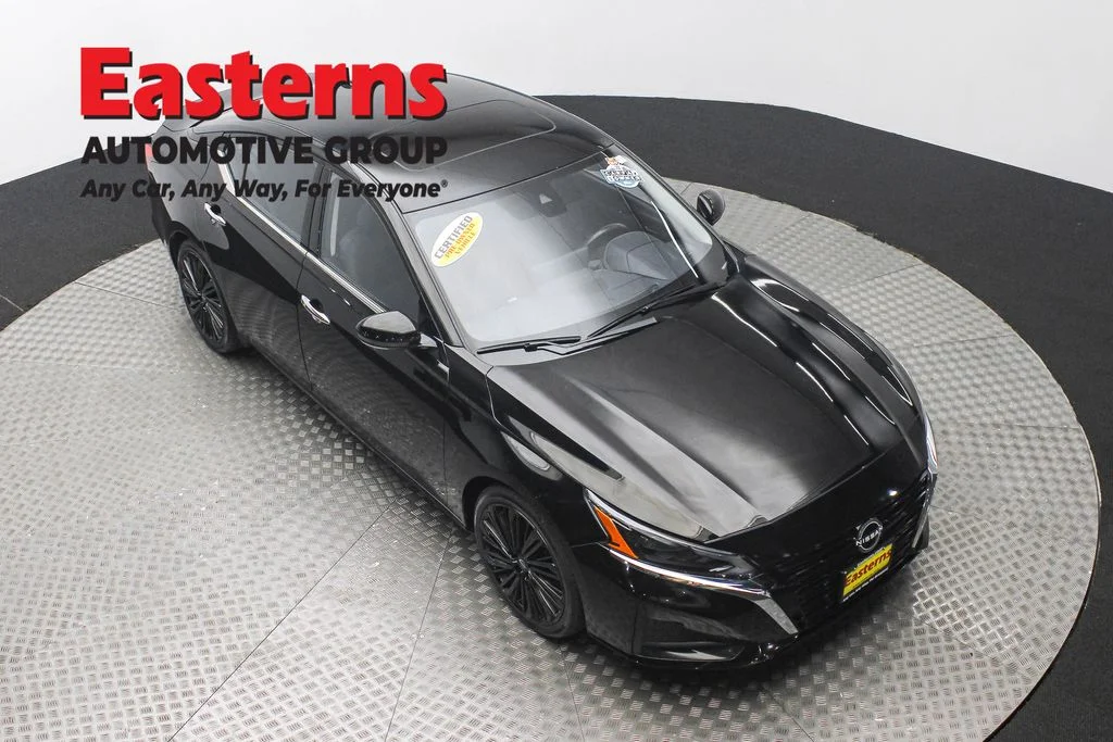 Used 2023 Black Nissan 2.5 SL image 3