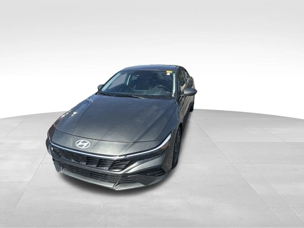 Used 2025 Gray Hyundai SEL Convenience image 9