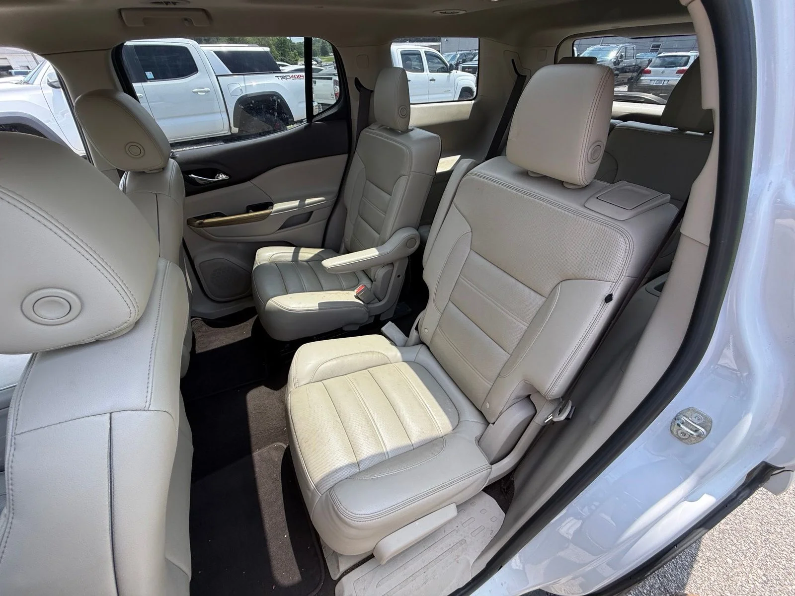 Used 2018 White GMC Denali image 23