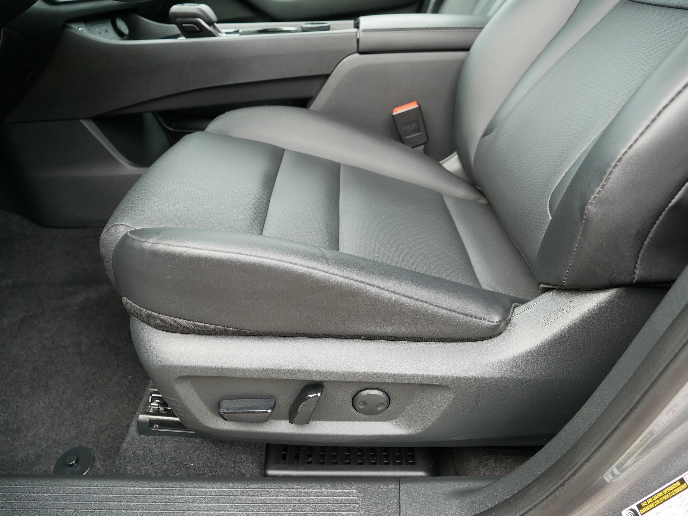 Used 2023 Gun Metallic Nissan SV image 20