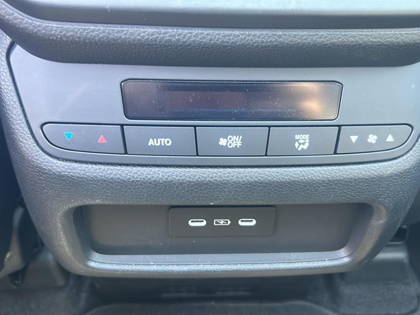 Used 2024 Lunar Silver Metallic Honda Touring image 25