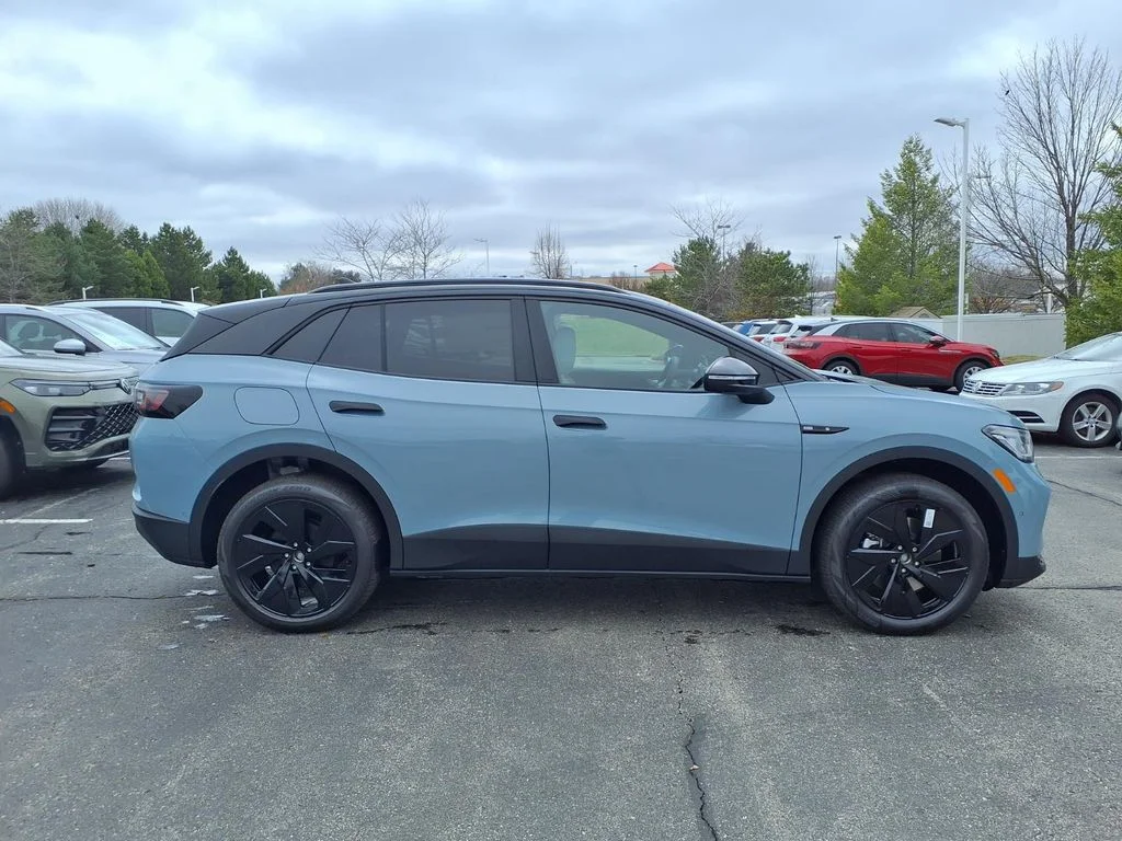 New 2026 Arctic Blue Metallic with Black Roof Volkswagen Pro S Plus image 3