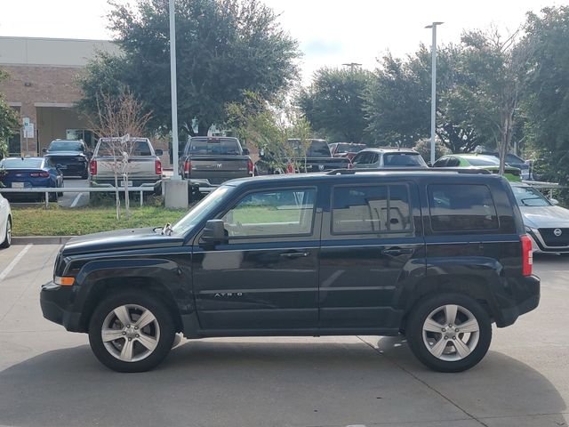 Used 2012 Black Jeep Latitude image 6