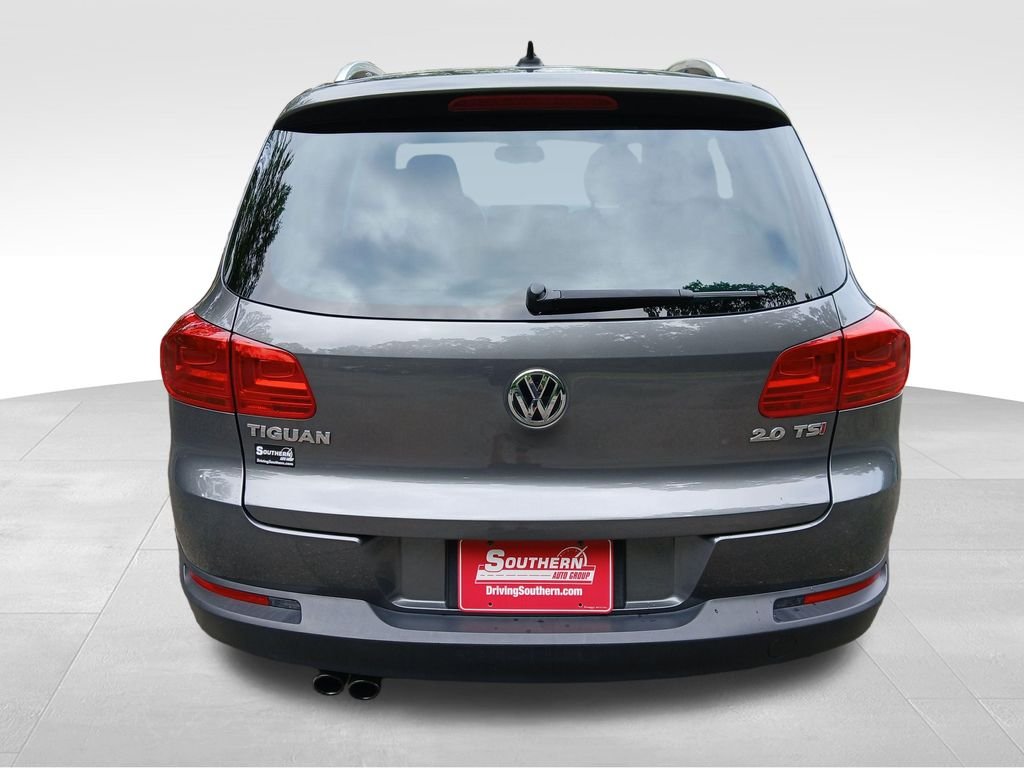 Used 2015 Gray Volkswagen SEL image 4