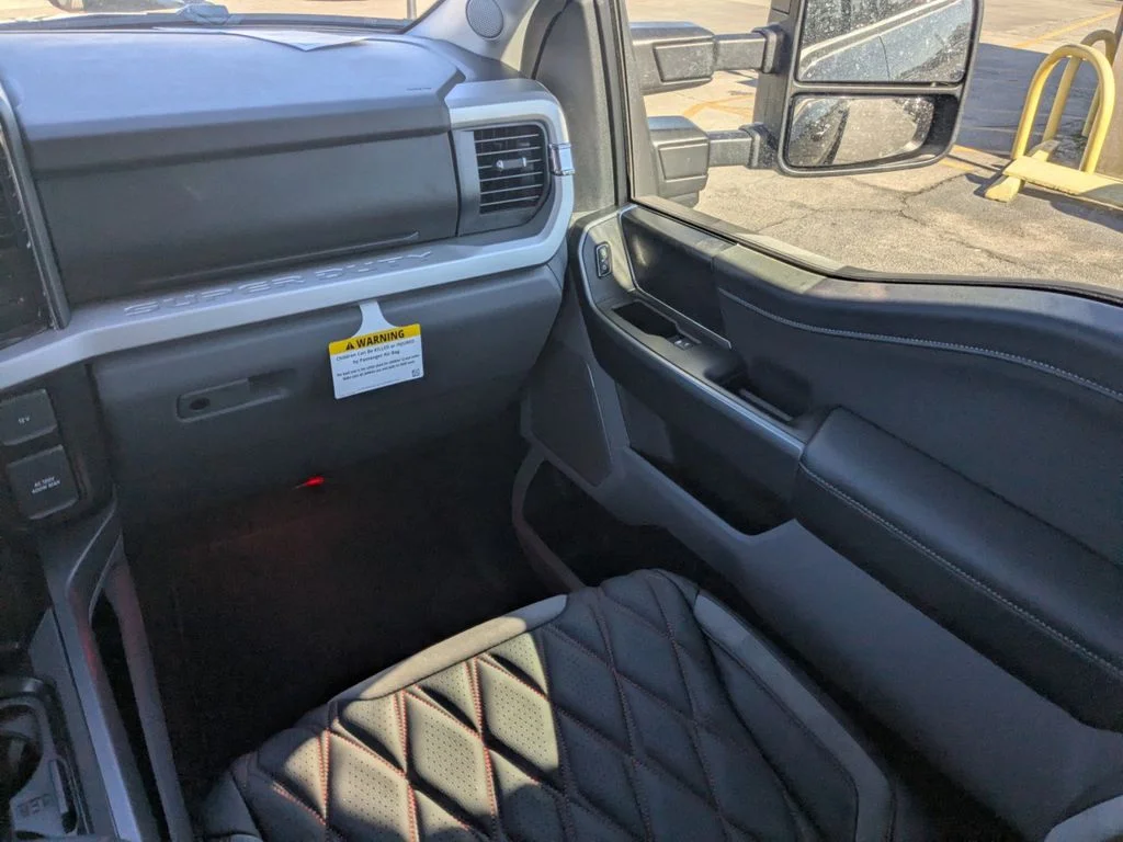 New 2026 Agate Black Metallic Ford XLT image 18