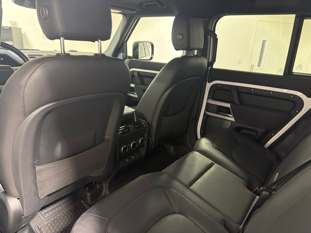 Used 2023 Fuji White Land Rover SE image 21