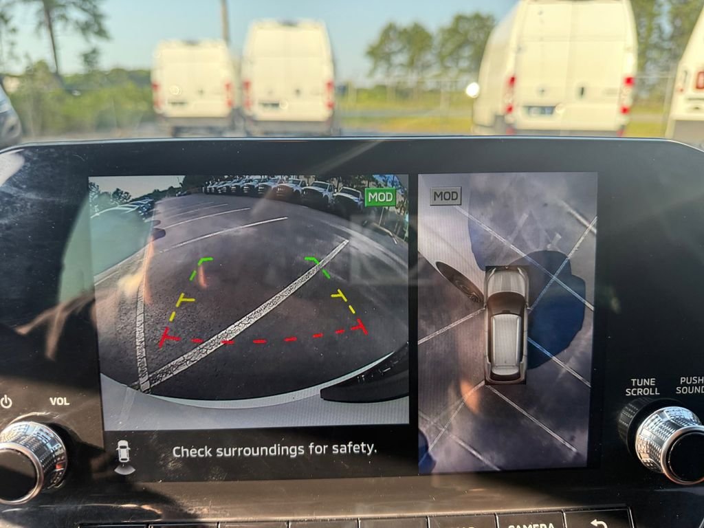 Used 2023  Mitsubishi SEL image 21