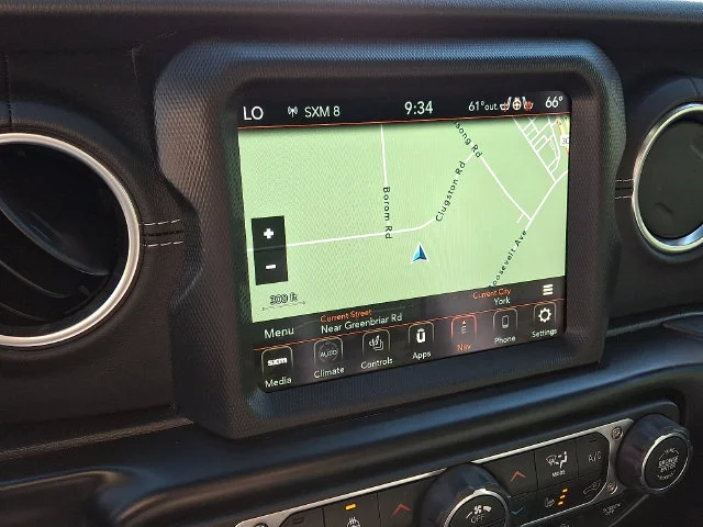 Used 2022 Green Jeep Overland image 17