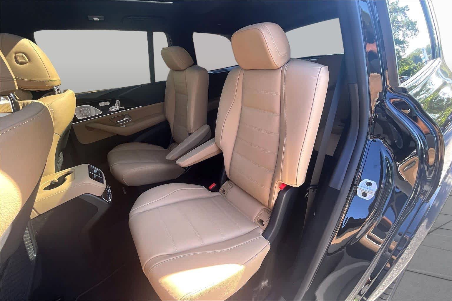 Used 2026 Obsidian Black Metallic Mercedes-Benz GLS 450 image 21