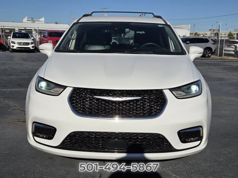 Used 2022 Bright White Clearcoat CHRYSLER TOURING L image 8
