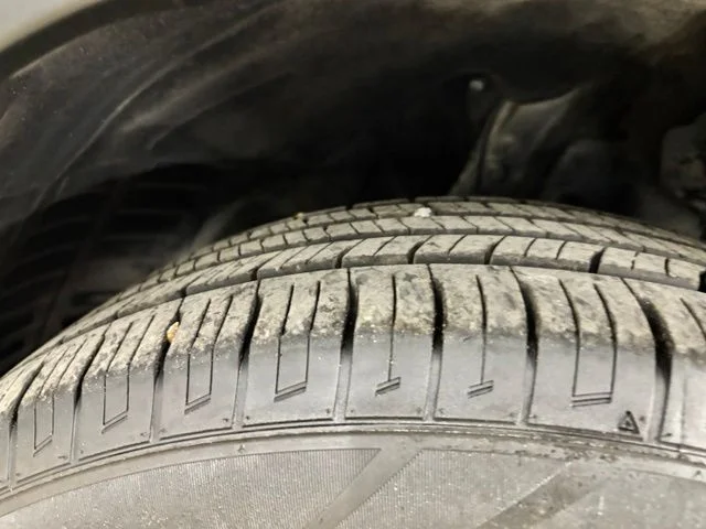 Used 2021 Silver Toyota XLE image 11