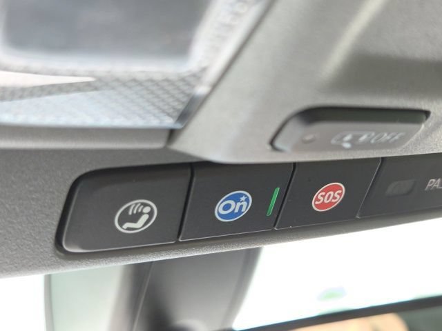 Used 2022 SUMMIT WHITE GMC Elevation image 37