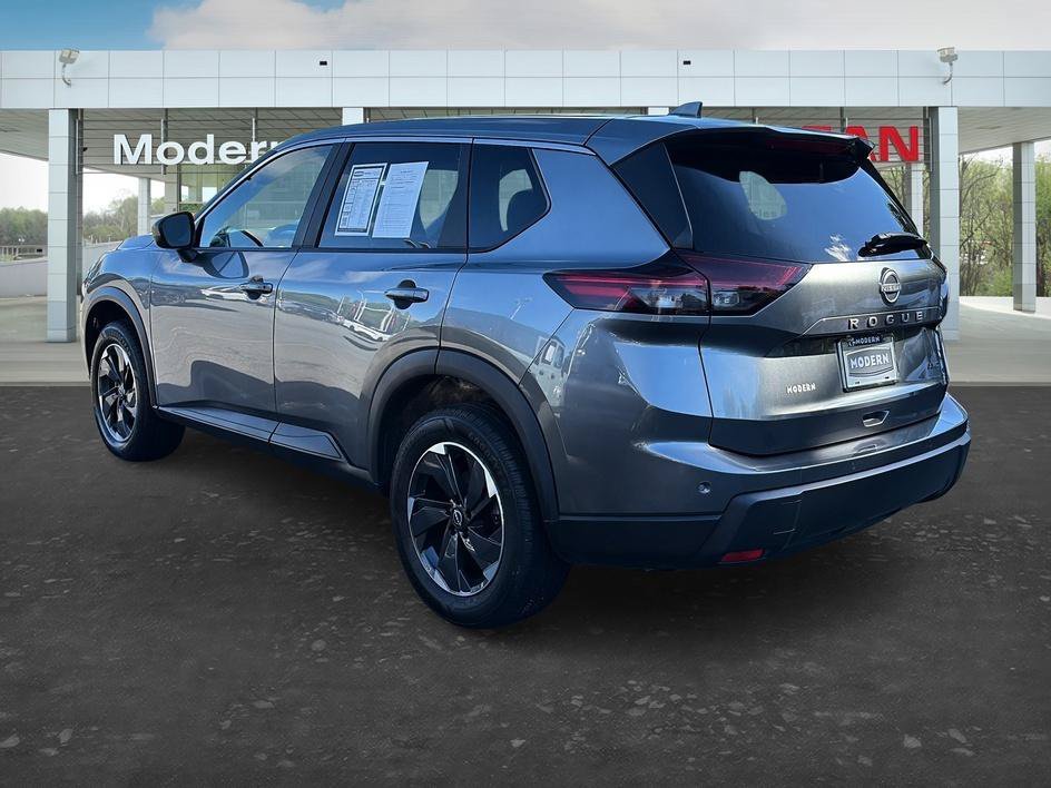 Used 2025 Gun Metallic Nissan SV image 3