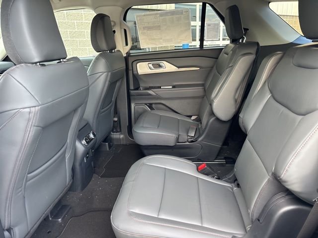New 2026 Star White Metallic Tri-Coat Ford Active image 33