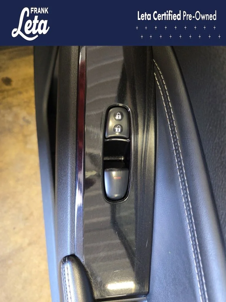 Used 2022 Black Nissan 2.5 SV image 23
