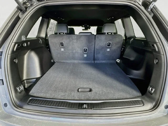 New 2027 Sting-Gray Clearcoat Jeep Altitude image 24