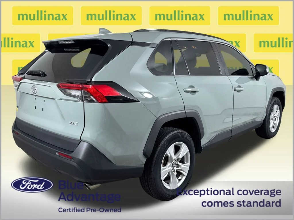 Certified Used 2020  Toyota XLE image 4