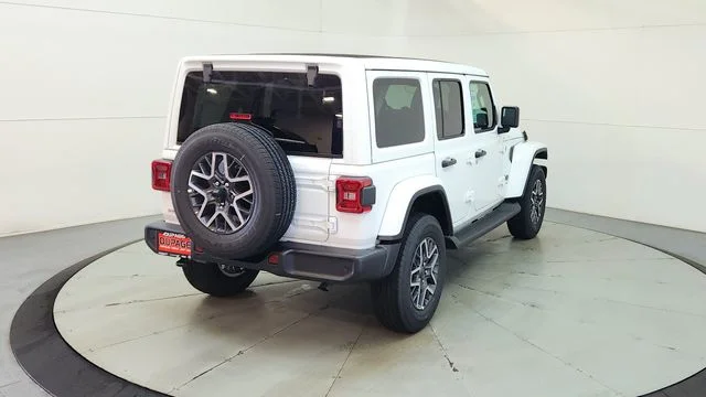 New 2026 Bright White Clear-Coat Exterior Paint Jeep Sahara image 9