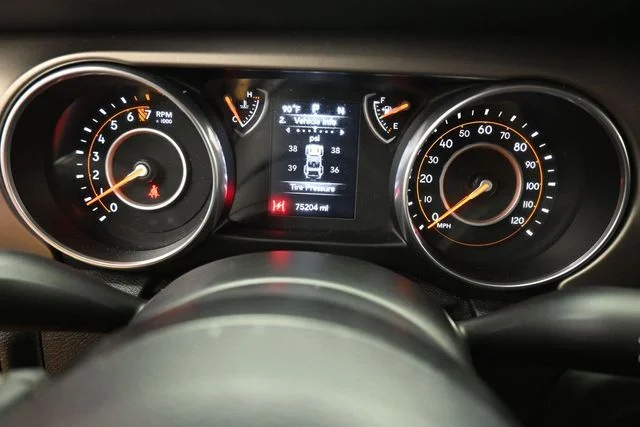 Used 2018 Red Jeep Unlimited Sport S image 18