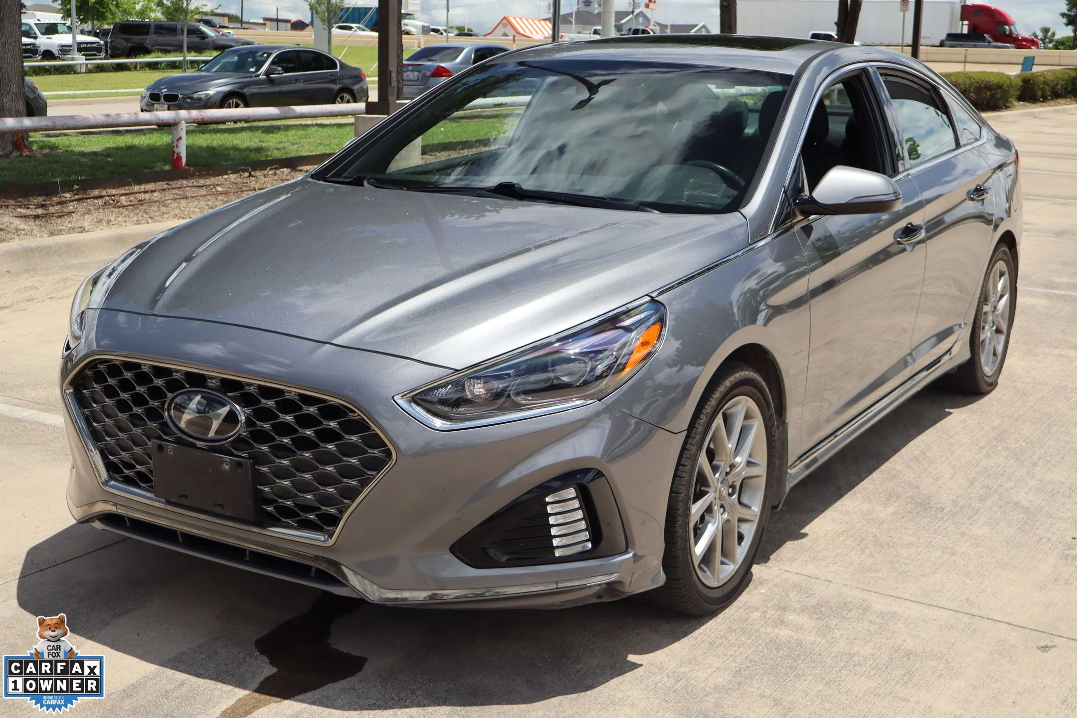 Used 2018 Gray Hyundai Limited image 8