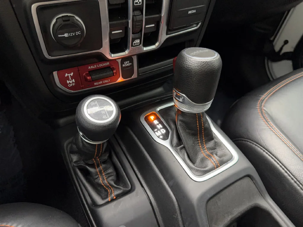 Used 2023 White Jeep Mojave image 70