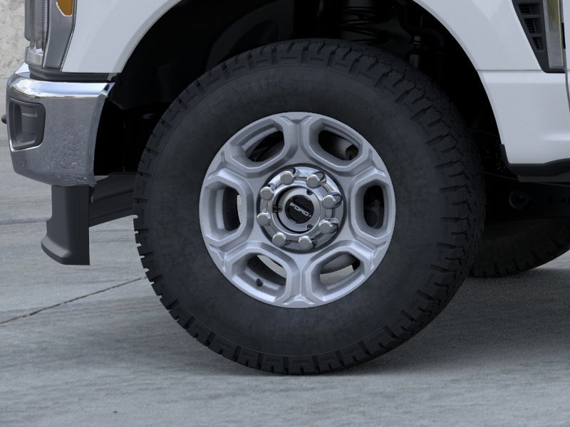 New 2026 Oxford White Ford XLT image 19