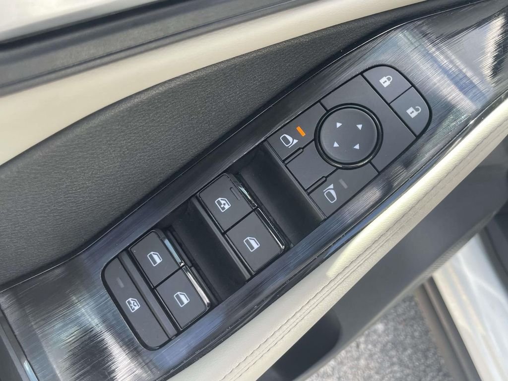 2025 Nissan Rogue SV - Photo 18