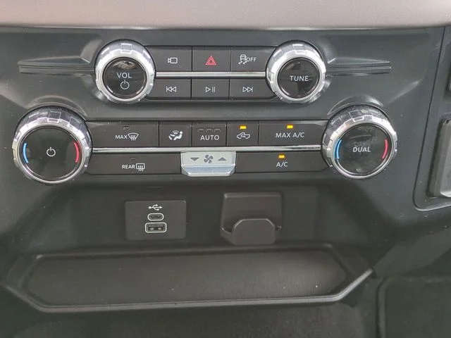 Used 2025 Gray Ford XLT image 23